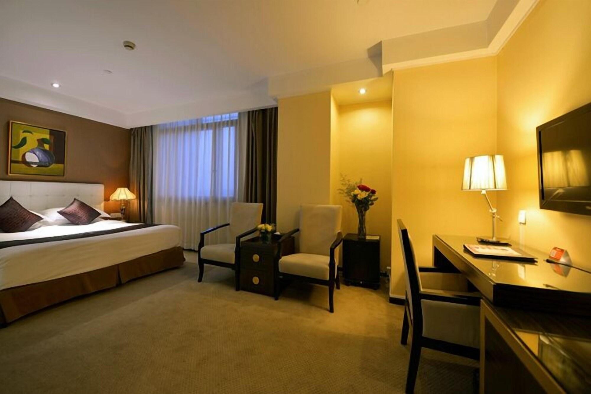 Kingtown Hotel Hongmei Шанхай Экстерьер фото