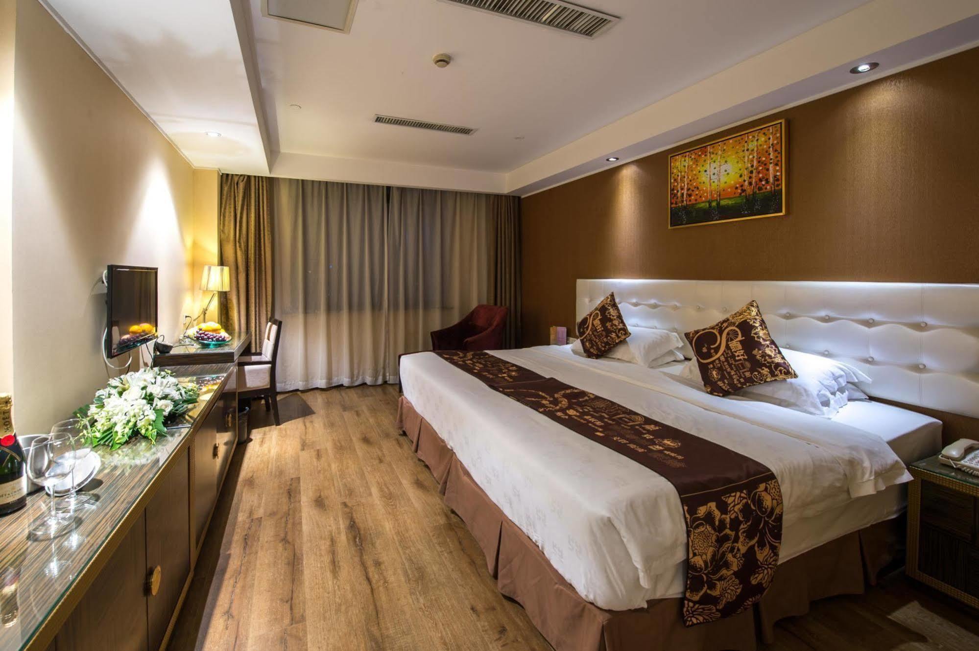 Kingtown Hotel Hongmei Шанхай Экстерьер фото