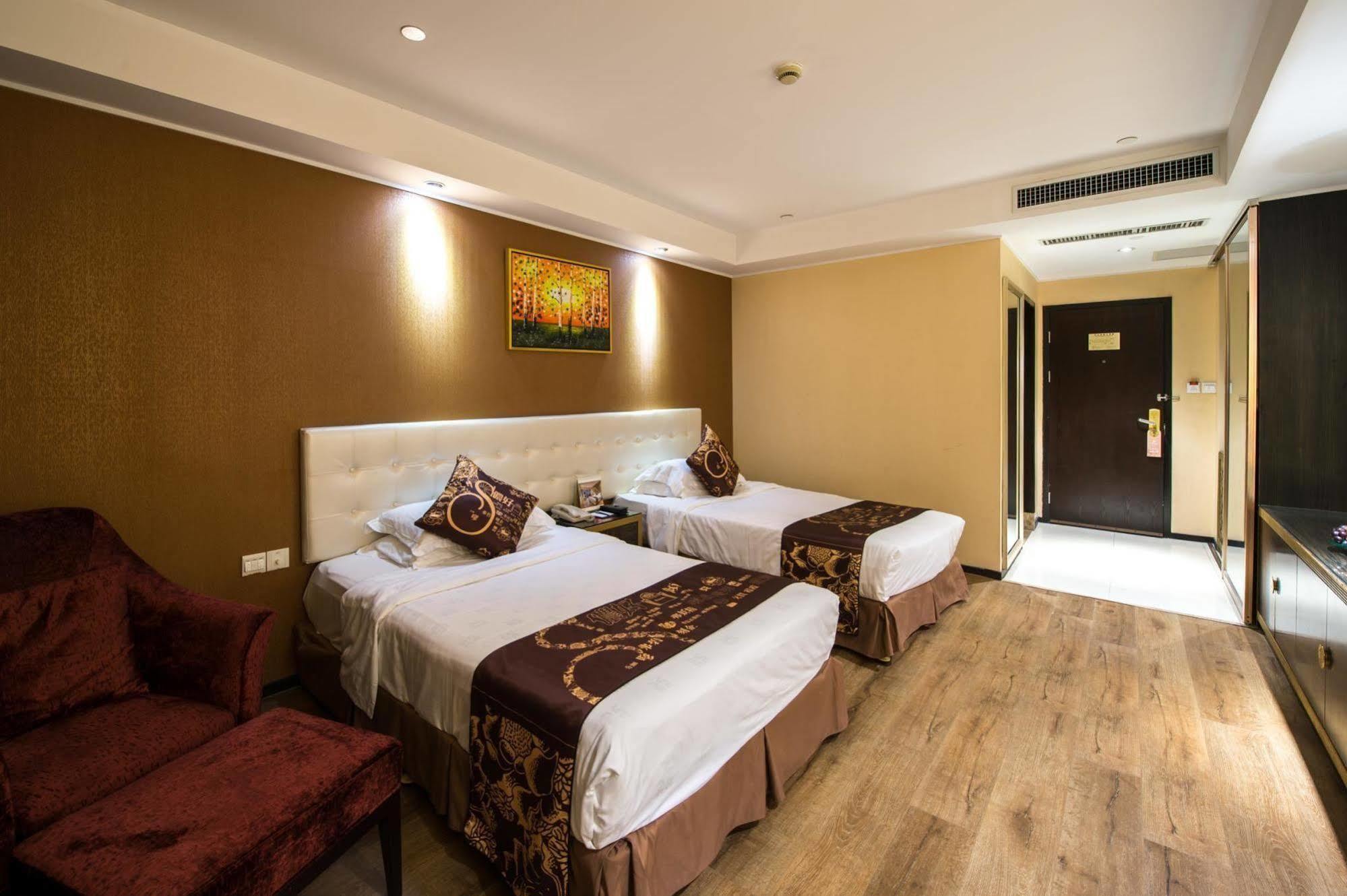 Kingtown Hotel Hongmei Шанхай Экстерьер фото