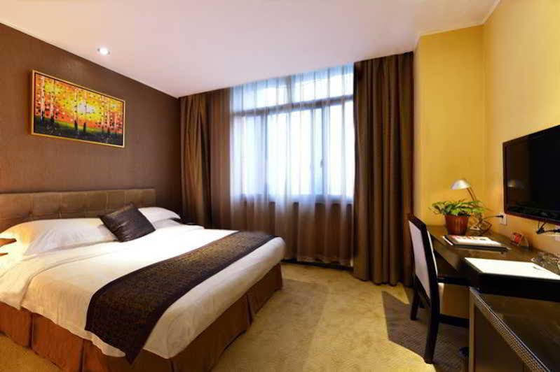Kingtown Hotel Hongmei Шанхай Экстерьер фото