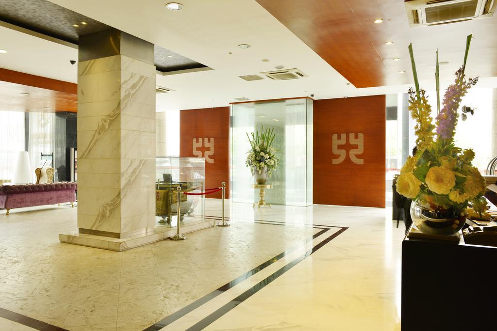 Kingtown Hotel Hongmei Шанхай Экстерьер фото