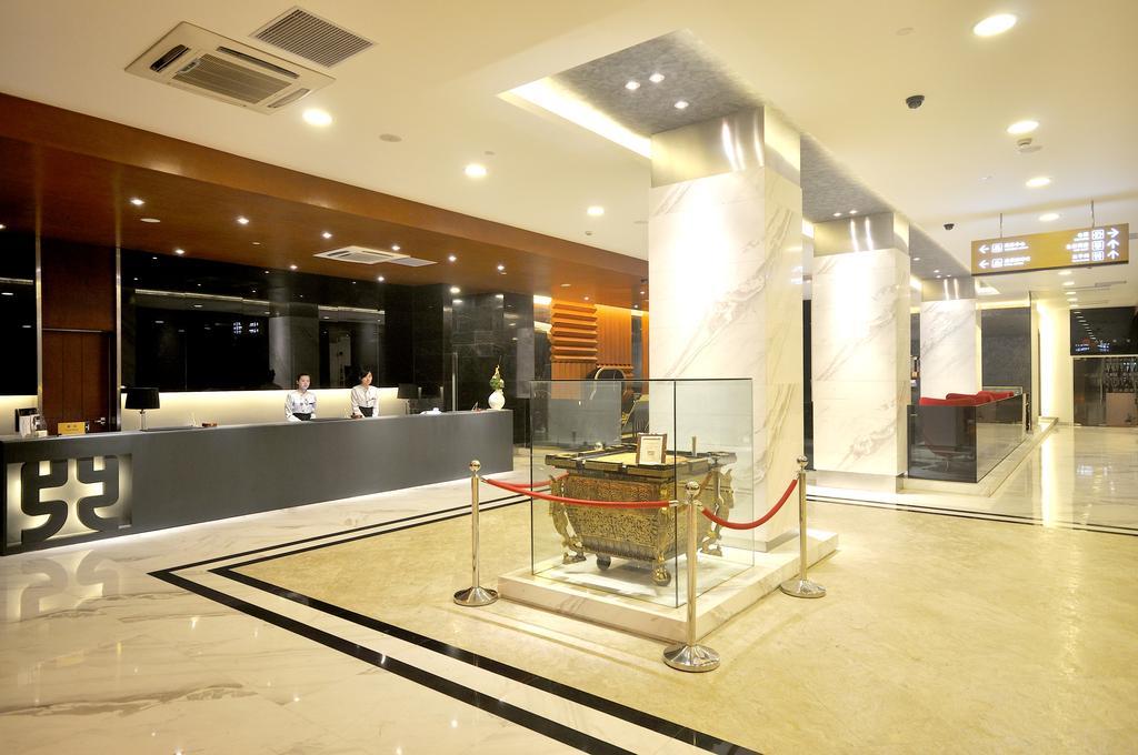 Kingtown Hotel Hongmei Шанхай Экстерьер фото